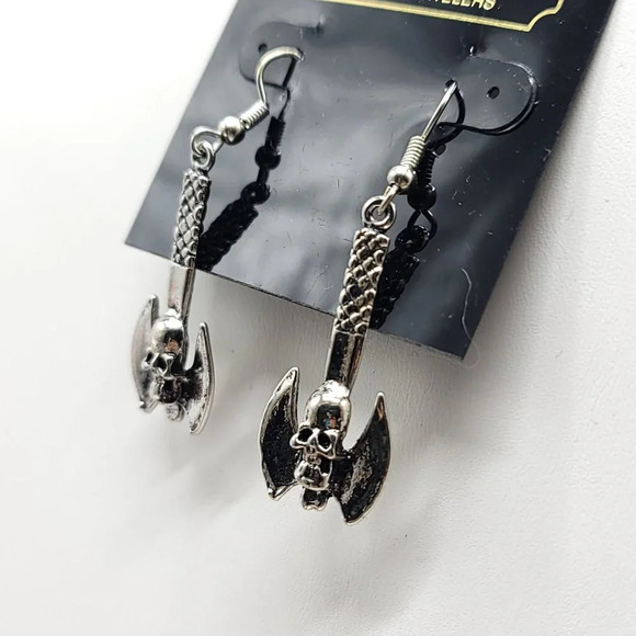 Lindenwold Siver Tone Gothic Executioners Axe Skull Dangle Earrings Hall… - Picture 2 of 4